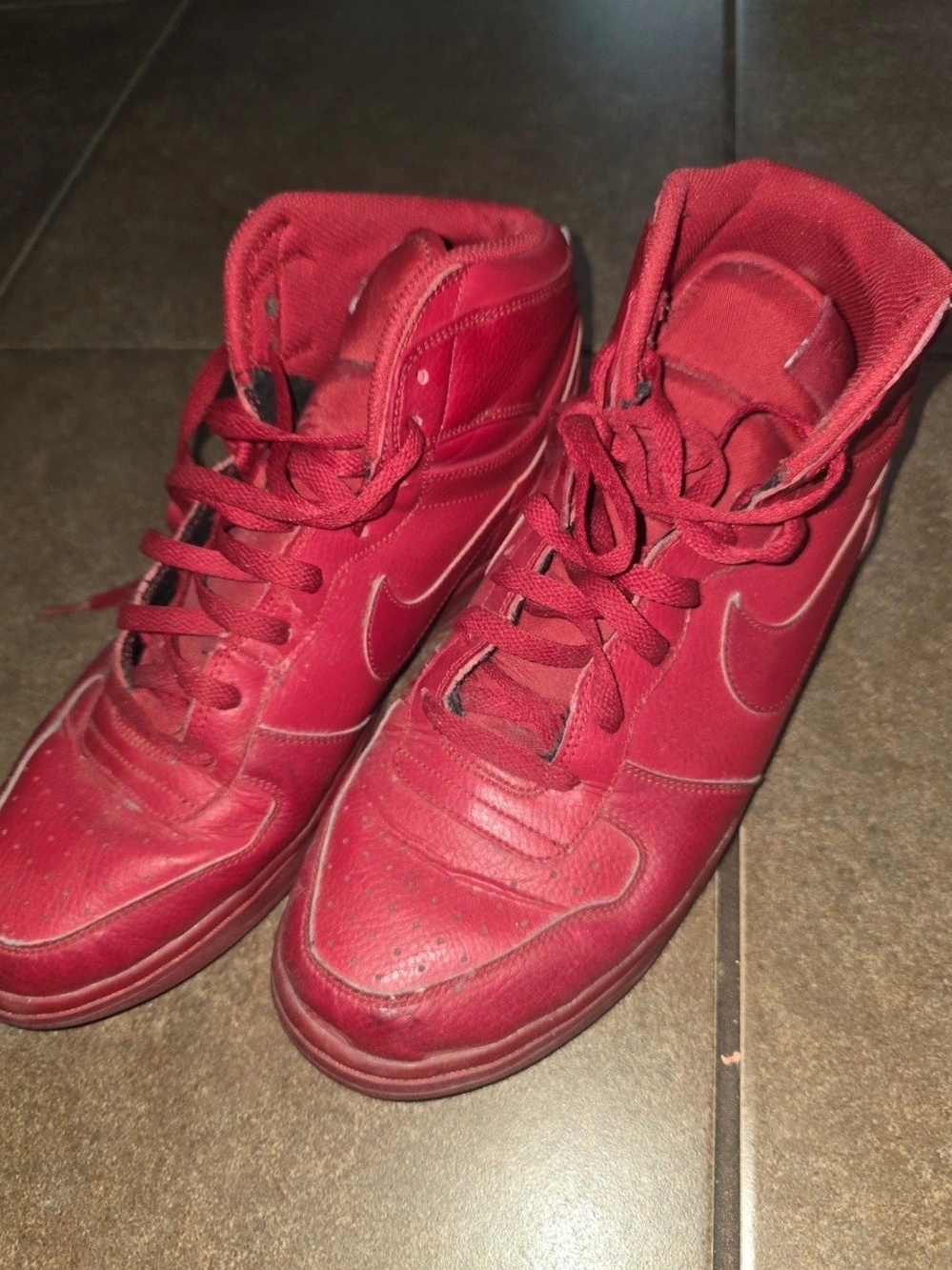 Nike Red Women's High-Top Sneakers